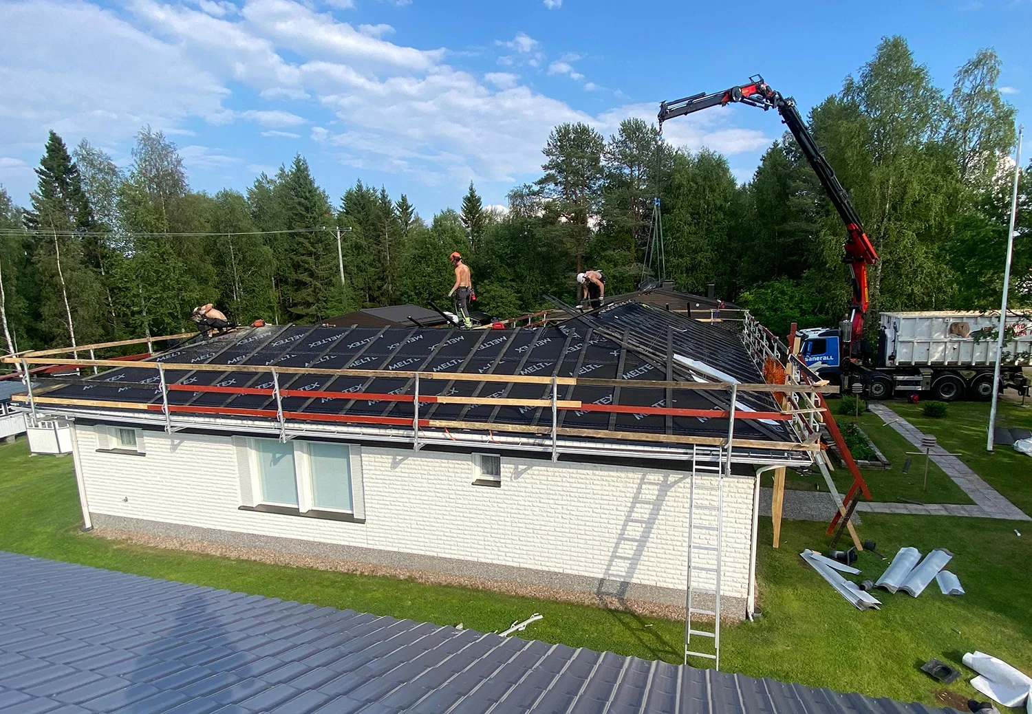 Kattoremotin tekeminen Kemijärvellä